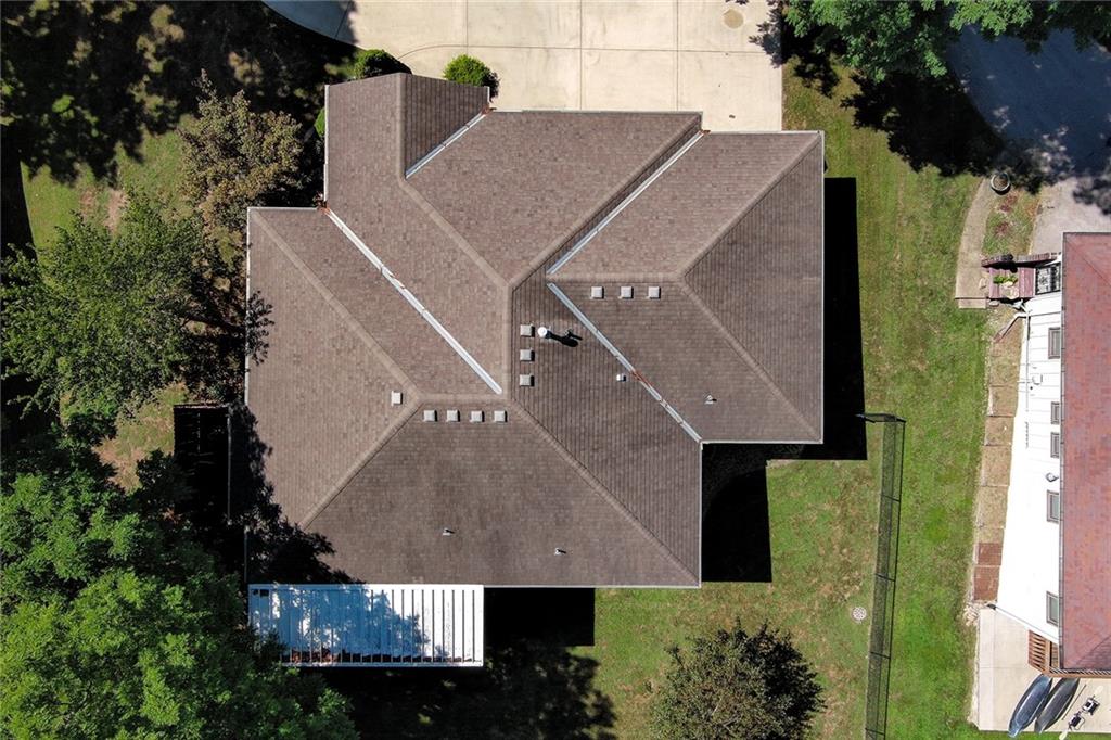 6925 Lakeshore Dr, Raytown, MO 64133
