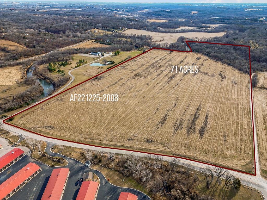 29655 W 83rd St, De Soto, KS 66018