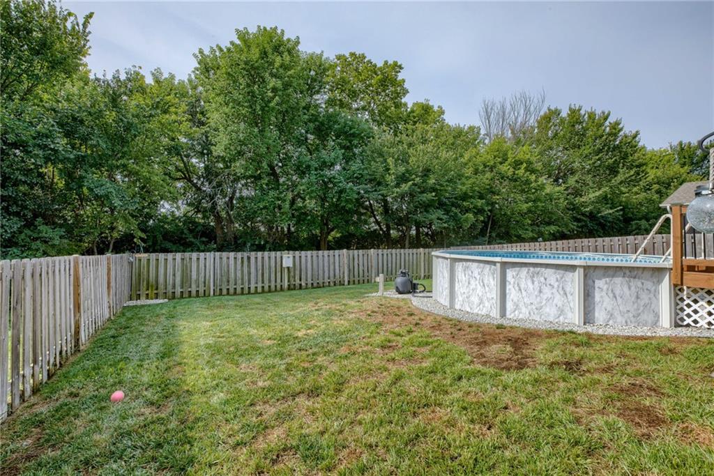 1225 SW Waterloo Dr, Lee's Summit, MO 64083