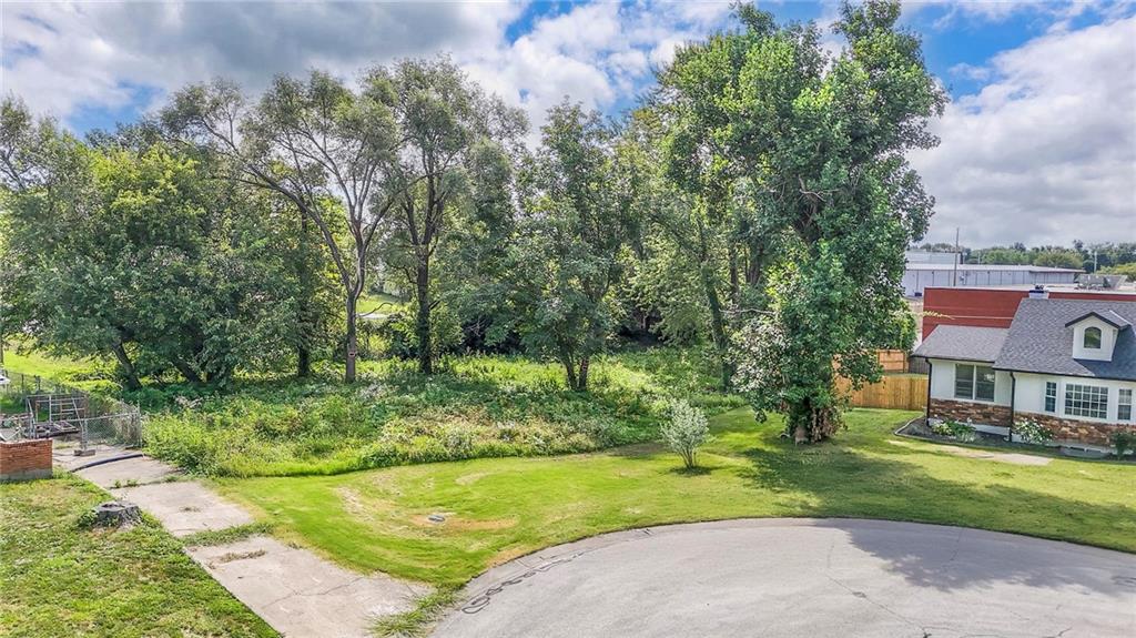 6123 Noland Rd, Shawnee, KS 66216