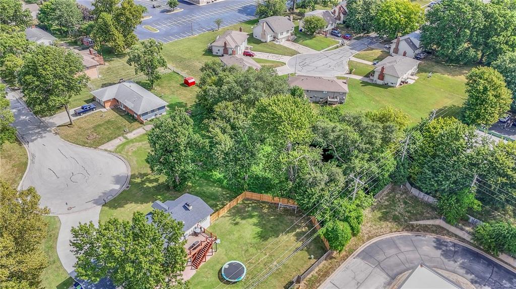 6123 Noland Rd, Shawnee, KS 66216