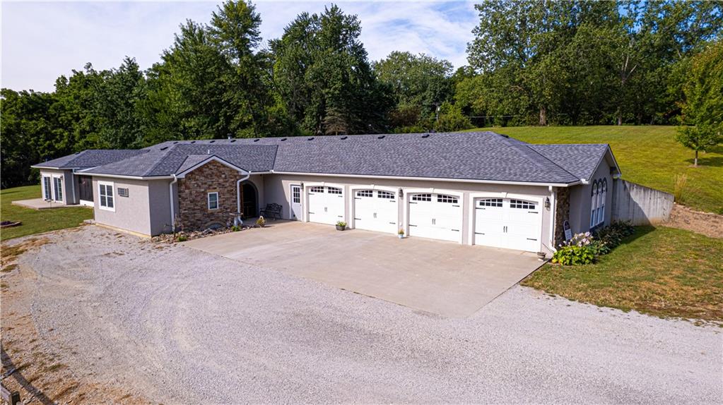 7711 SE State Route 371 Hw, St Joseph, MO 64504