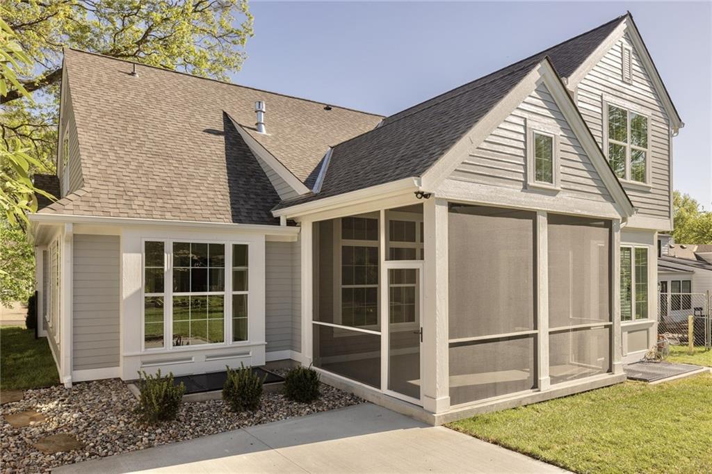 4519 W 70th St, Prairie Village, KS 66208