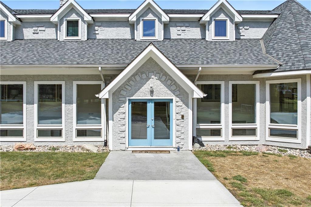 8270 W 172nd Ter, Overland Park, KS 66085