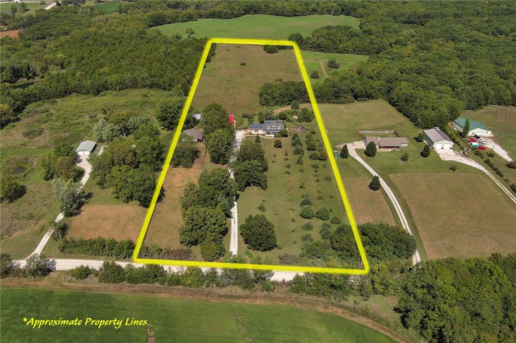 23338 Kissinger Rd, Leavenworth, KS 66048