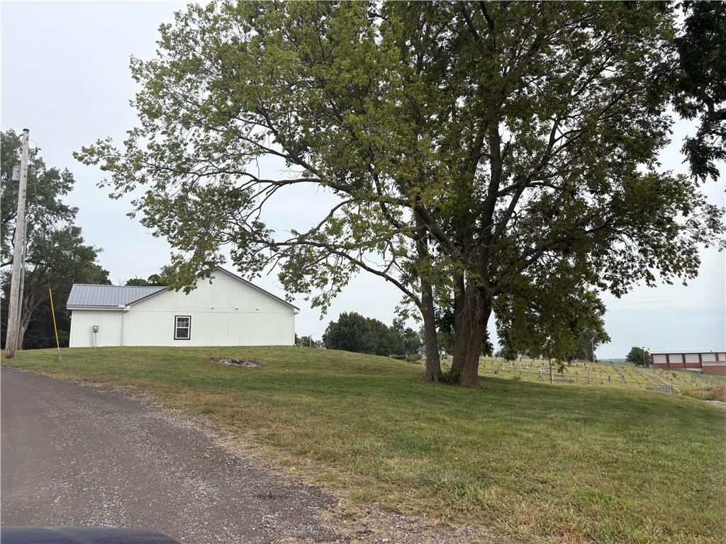 301 West St, De Kalb, MO 64440