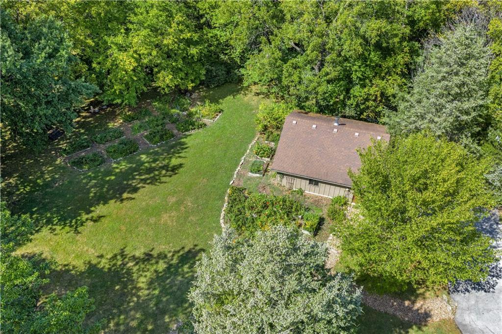 125 Beach Dr, Blue Springs, MO 64015