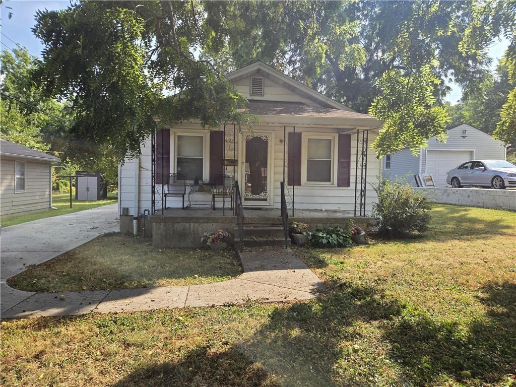 421 E Angus St, Independence, MO 64055