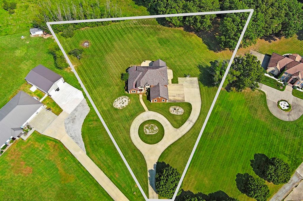 110 Crestwood Est, Pittsburg, KS 66762