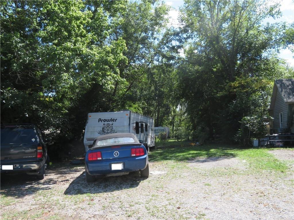 137 E Pacific Ave, Osawatomie, KS 66064