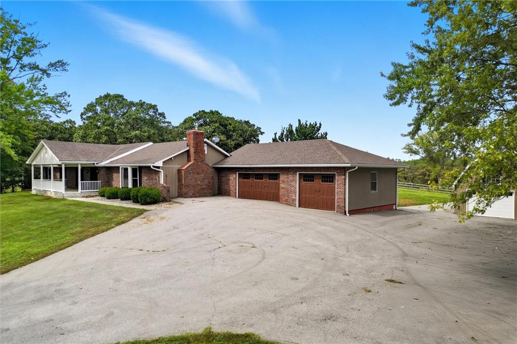 32210 E Stony Point School Rd, Grain Valley, MO 64029