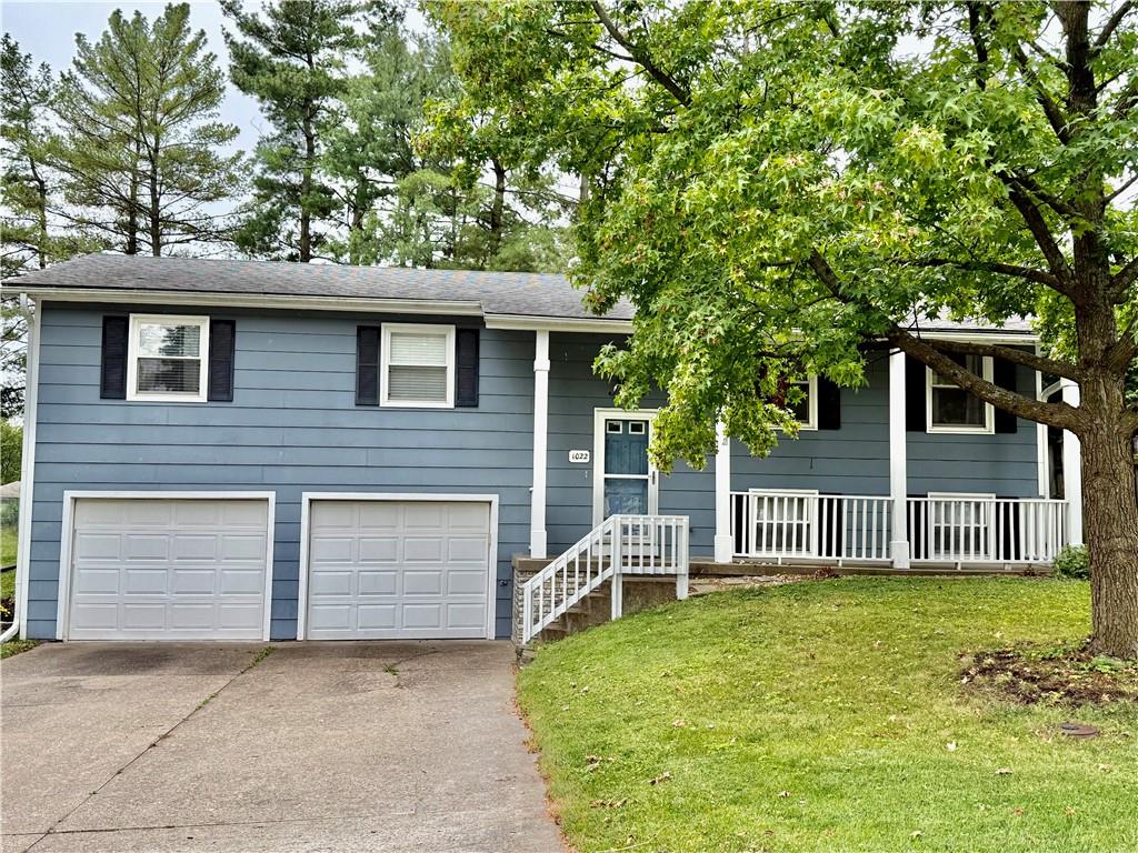 1022 W Cooper St, Maryville, MO 64468