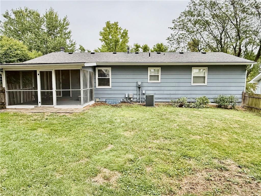 1022 W Cooper St, Maryville, MO 64468