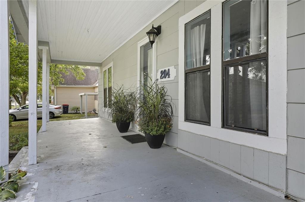 204 N Clark St, Kearney, MO 64060