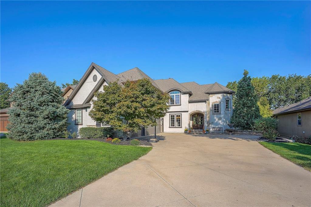 6744 Longview Rd, Shawnee, KS 66218