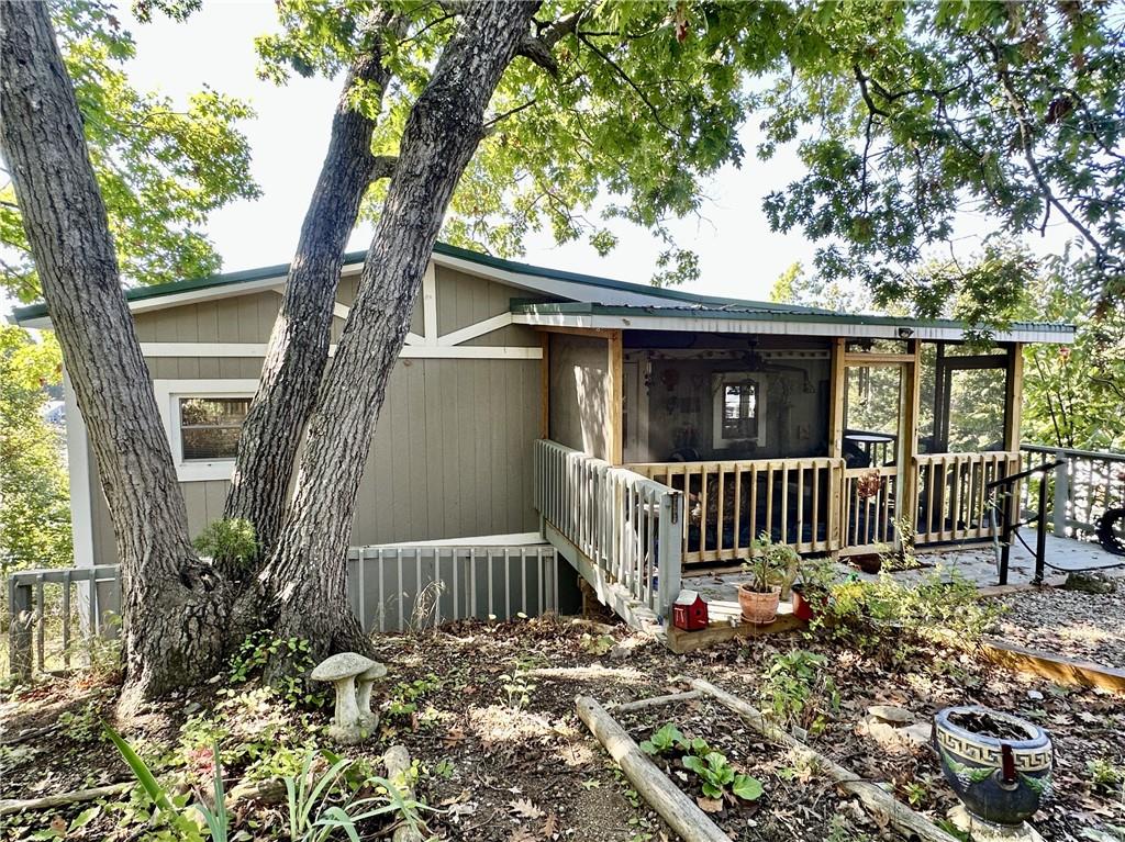 73525 E Leisure Lake Dr, Trenton, MO 64683