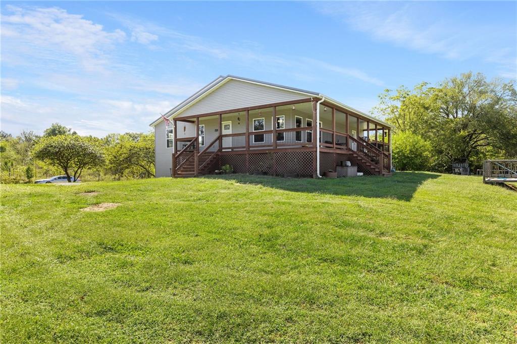 671 NE 750 Rd, Knob Noster, MO 65336