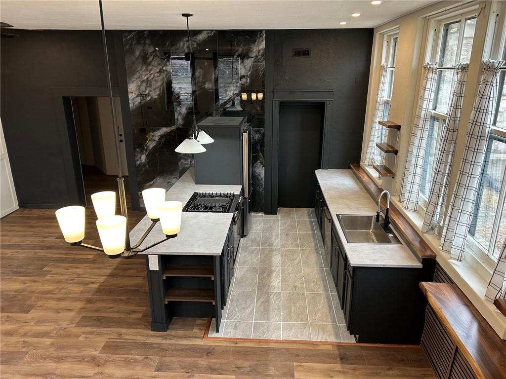 1201 Main St, Parkville, MO 64152