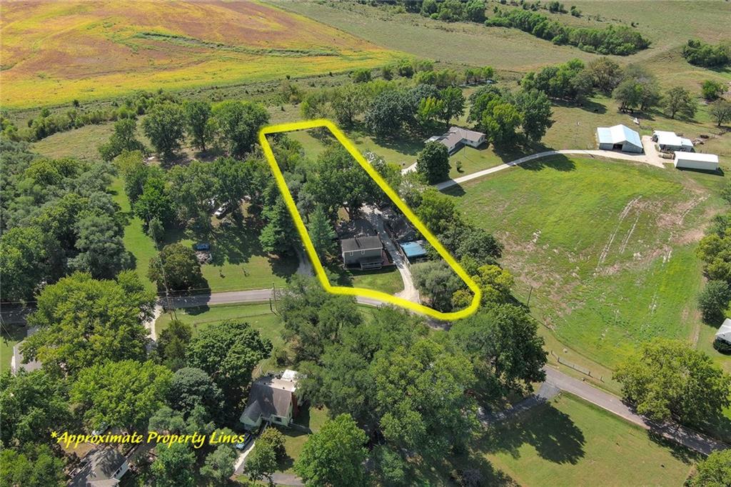 16425 Fort Riley Rd, Leavenworth, KS 66048