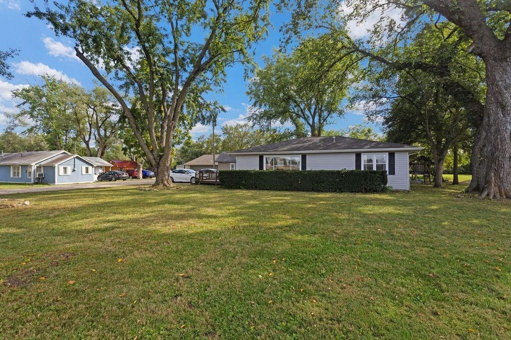 808 E Front St, Perry, KS 66073