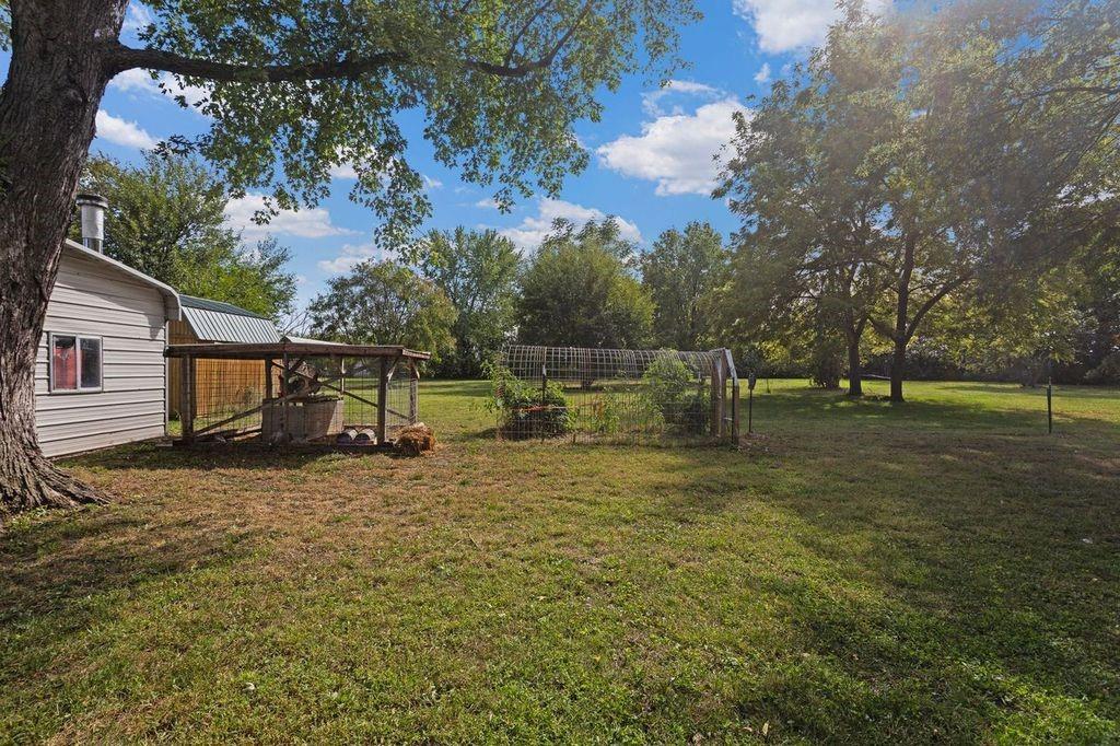 808 E Front St, Perry, KS 66073