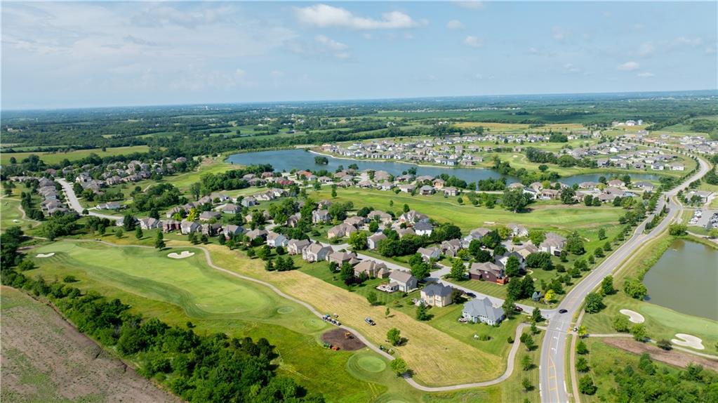 14625 Aspen Cir, Basehor, KS 66007