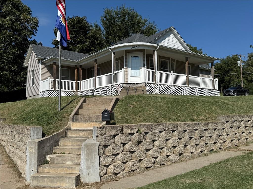 502 Nebraska St, Mound City, MO 64470