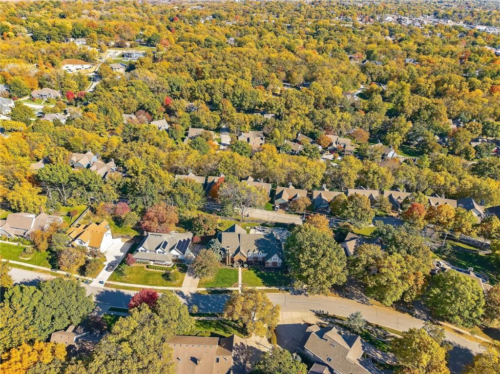317 Camelot Dr, Liberty, MO 64068