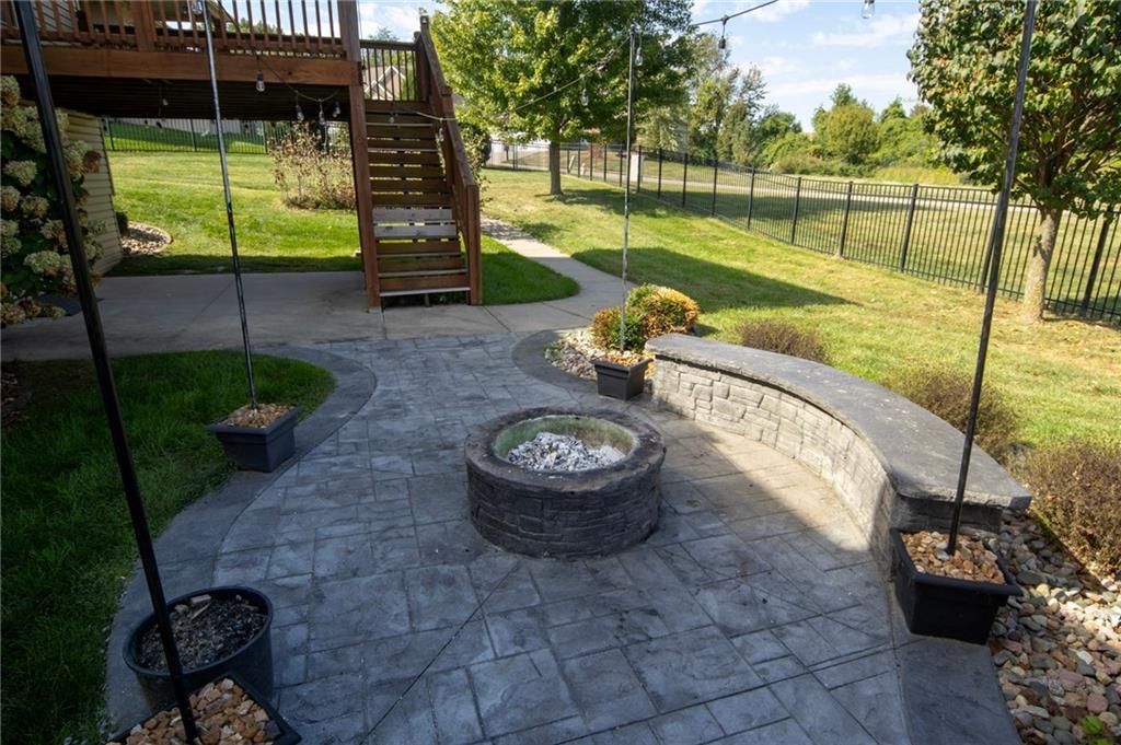 3804 Kingston Ct, St Joseph, MO 64506