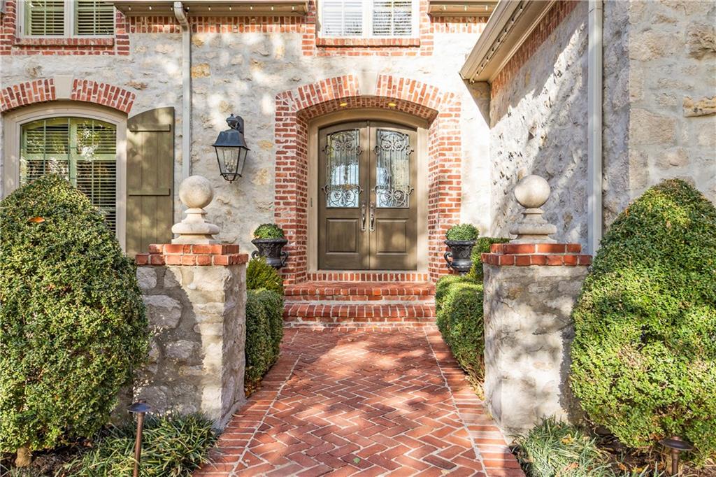 360 E Loch Lloyd Pw, Loch Lloyd, MO 64012