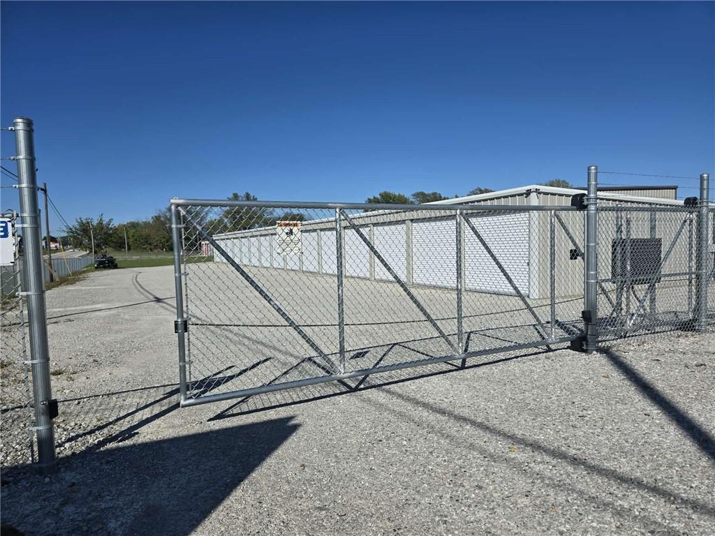 7861 E 7 Hw, Clinton, MO 64735