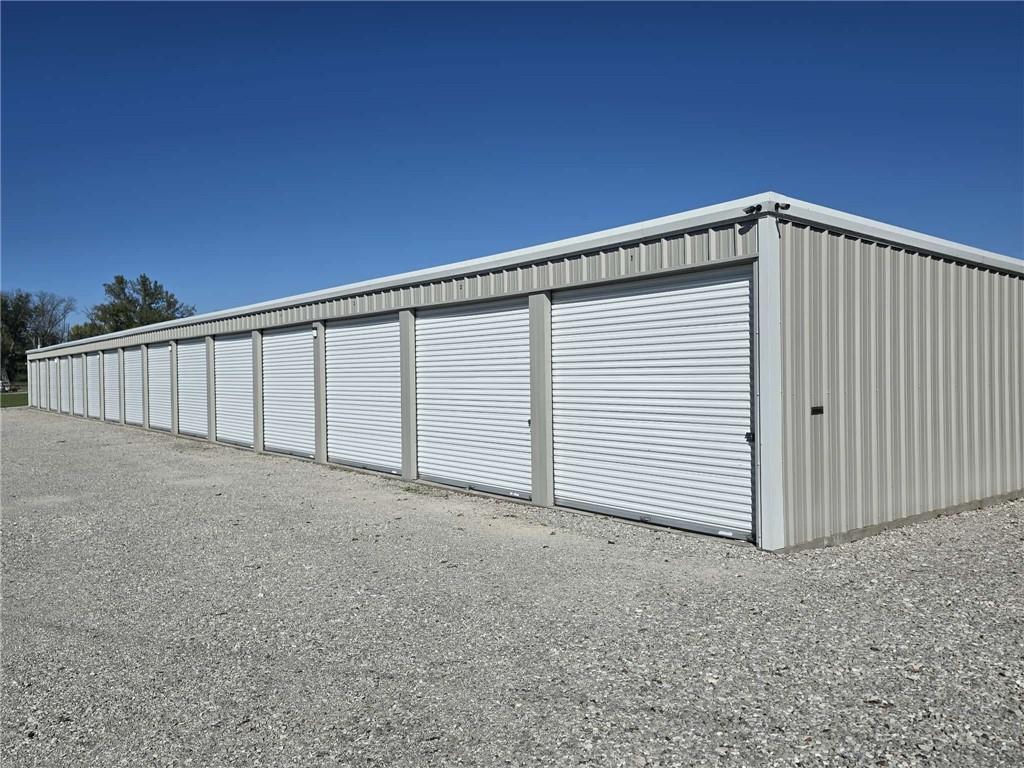 7861 E 7 Hw, Clinton, MO 64735