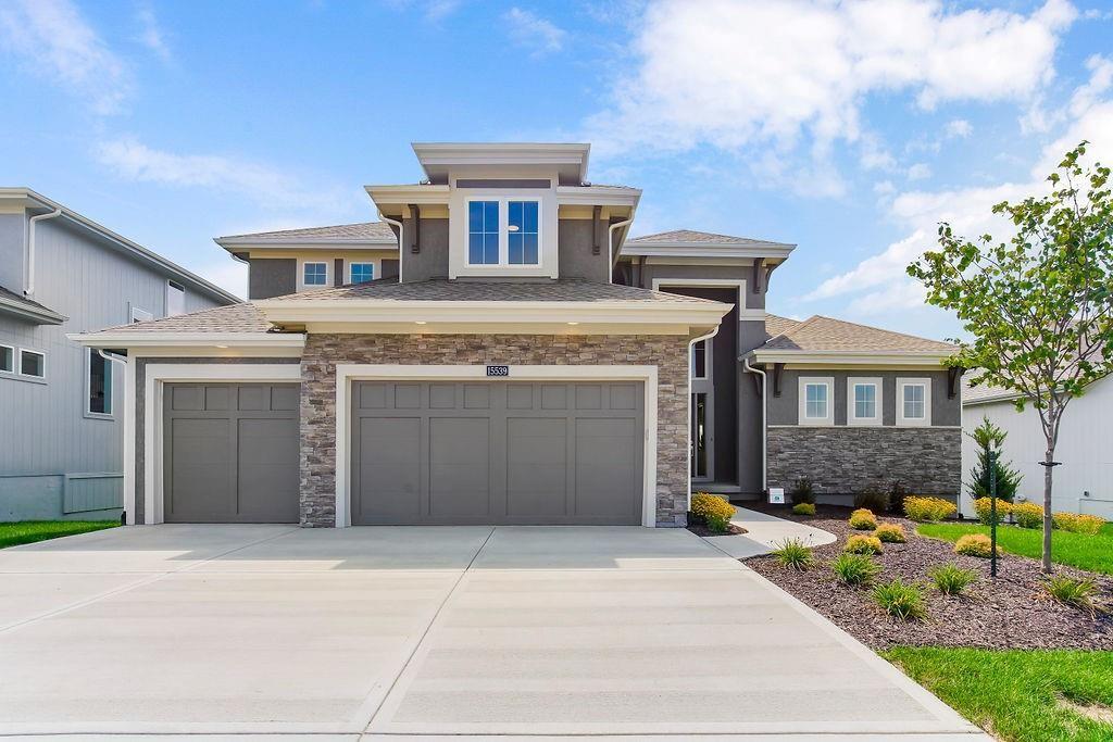 15582 W 168th Pl, Olathe, KS 66062