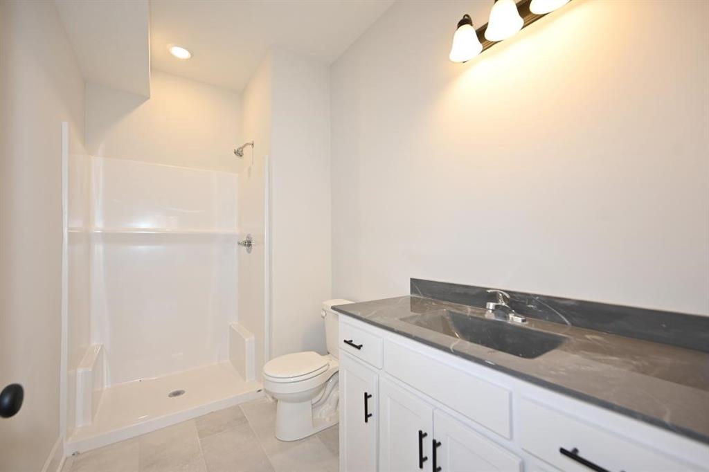 103 Sally Cir, Dearborn, MO 64439