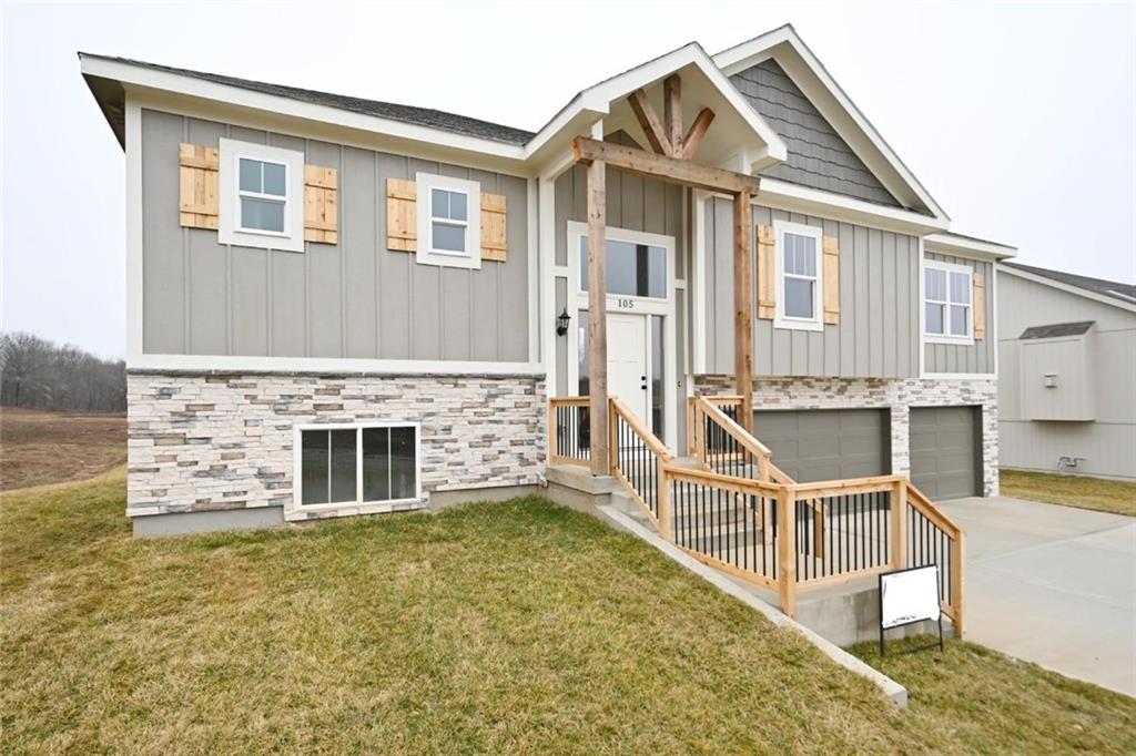 105 Johnson Cir, Dearborn, MO 64439