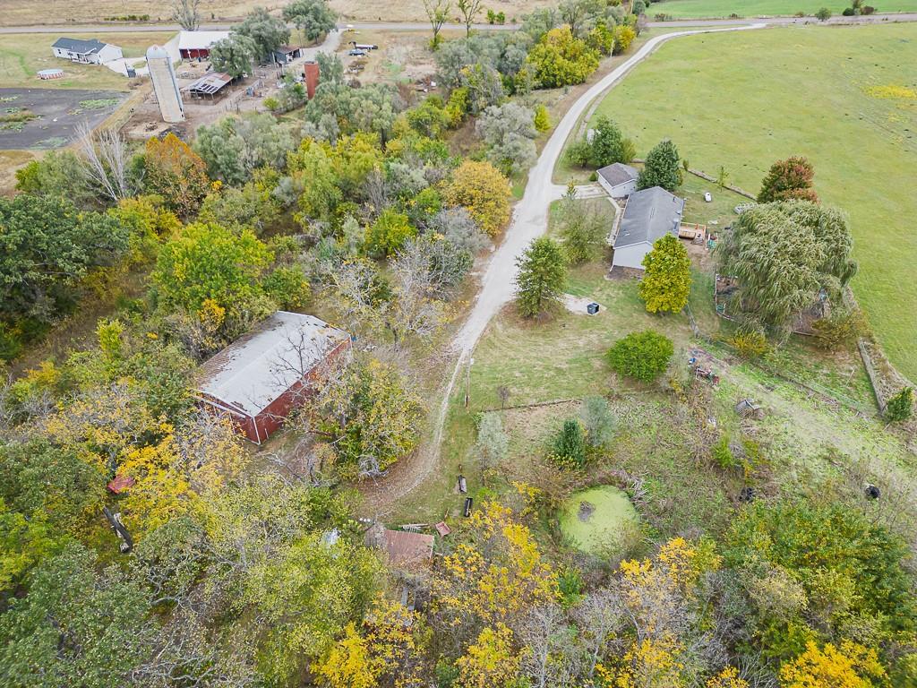 24785 Evans Rd, Tonganoxie, KS 66086