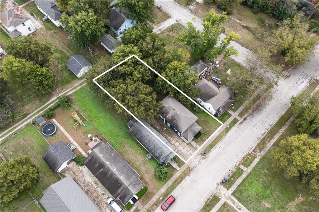 216 S 14th St, Independence, KS 67301