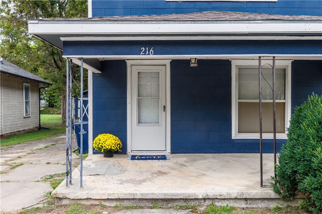 216 S 14th St, Independence, KS 67301