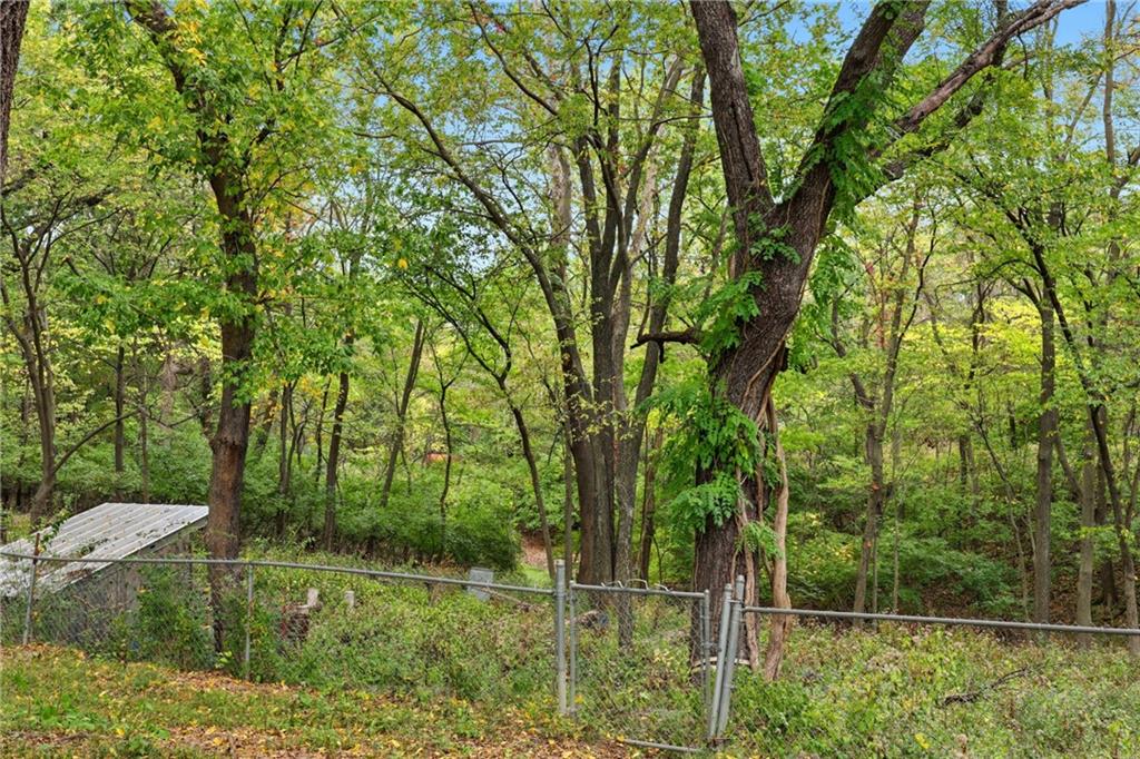5417 NW Hillside Rd, Kansas City, MO 64151