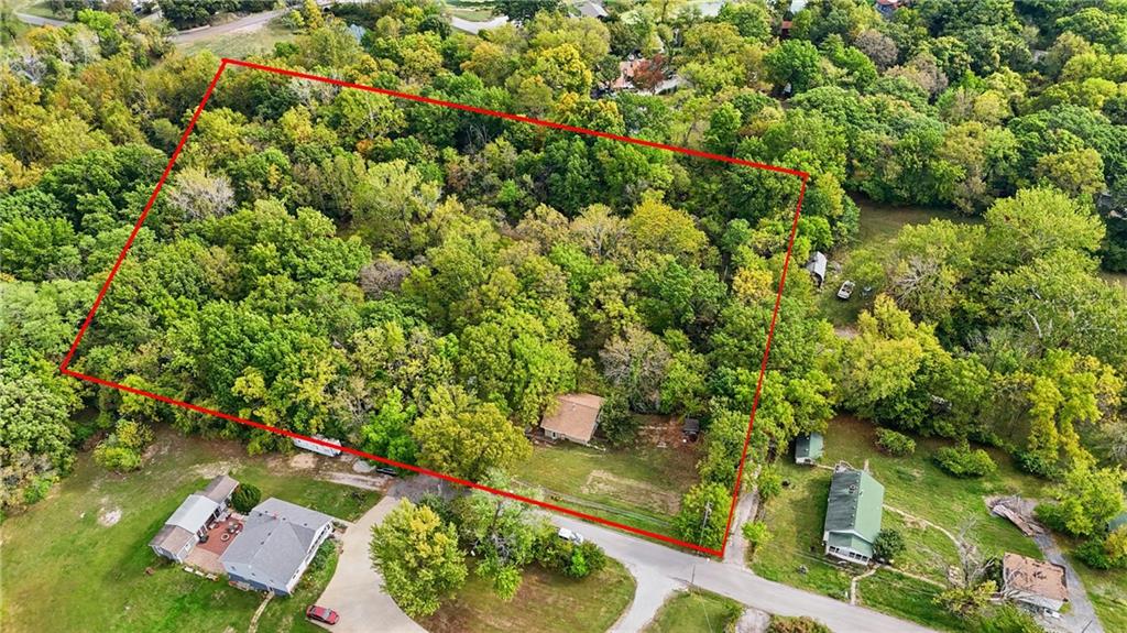 5417 NW Hillside Rd, Kansas City, MO 64151