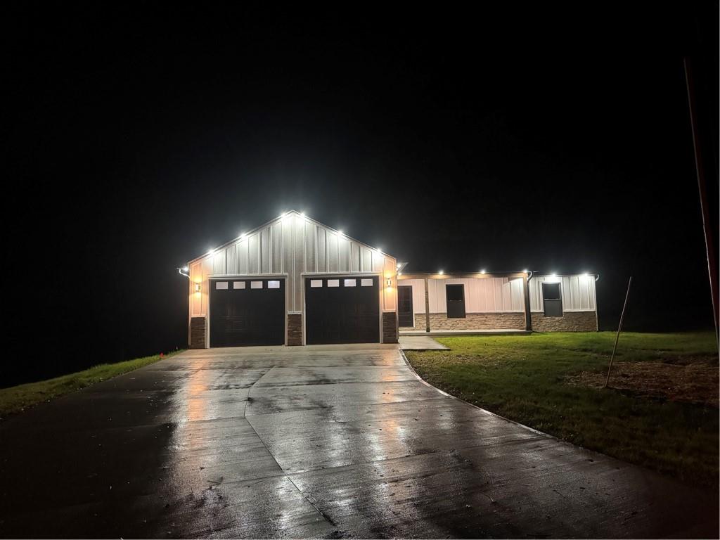 4716 NE Amazonia Rd, St Joseph, MO 64505