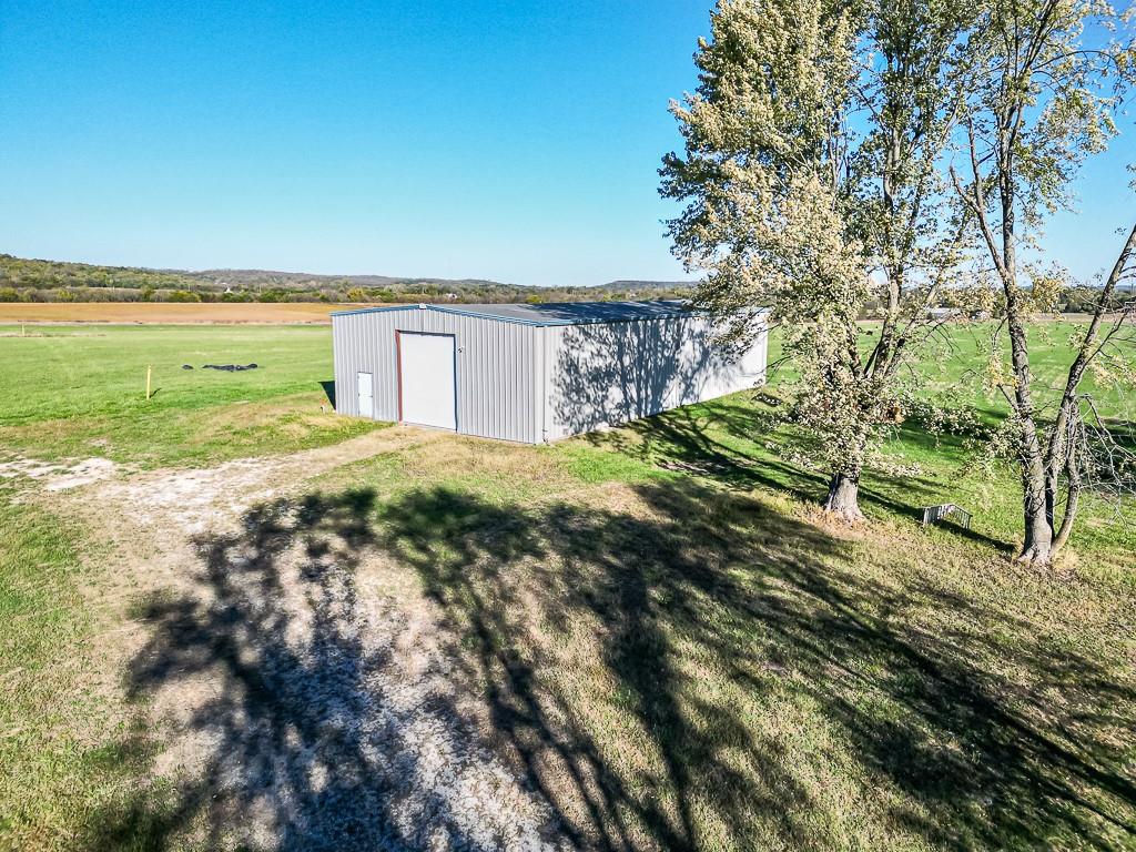 20407 Tonganoxie Rd, Tonganoxie, KS 66086