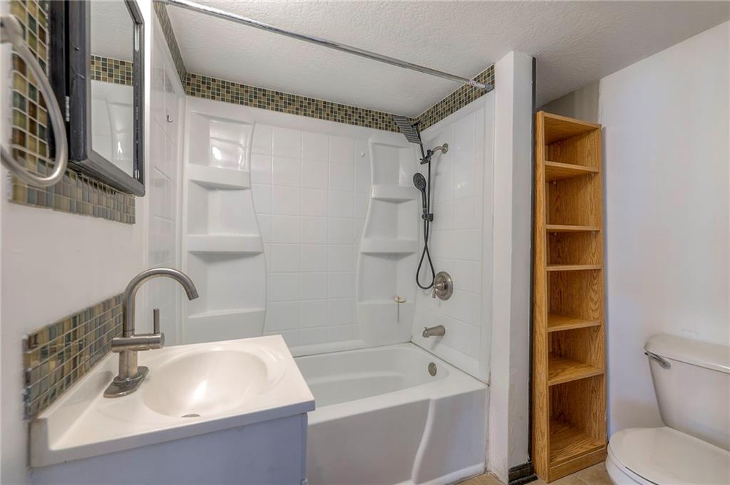 304 W South St, Harrisonville, MO 64701