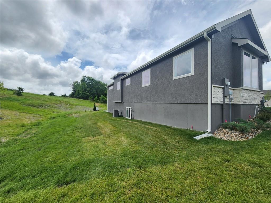 11546 S Olathe View Rd, Olathe, KS 66061