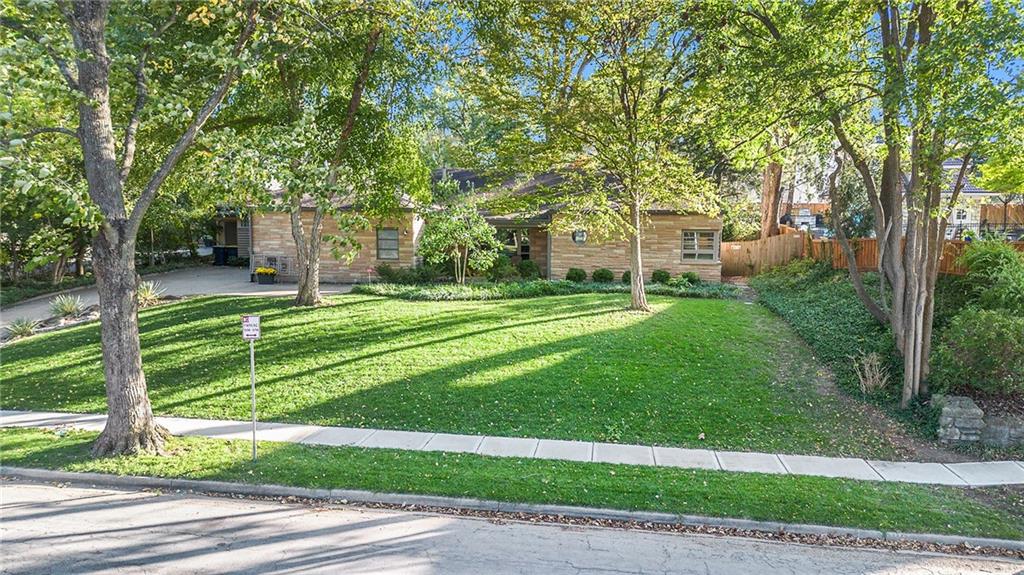 225 W 53rd Ter, Kansas City, MO 64112
