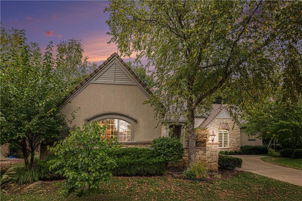 11348 El Monte Ct, Leawood, KS 66211