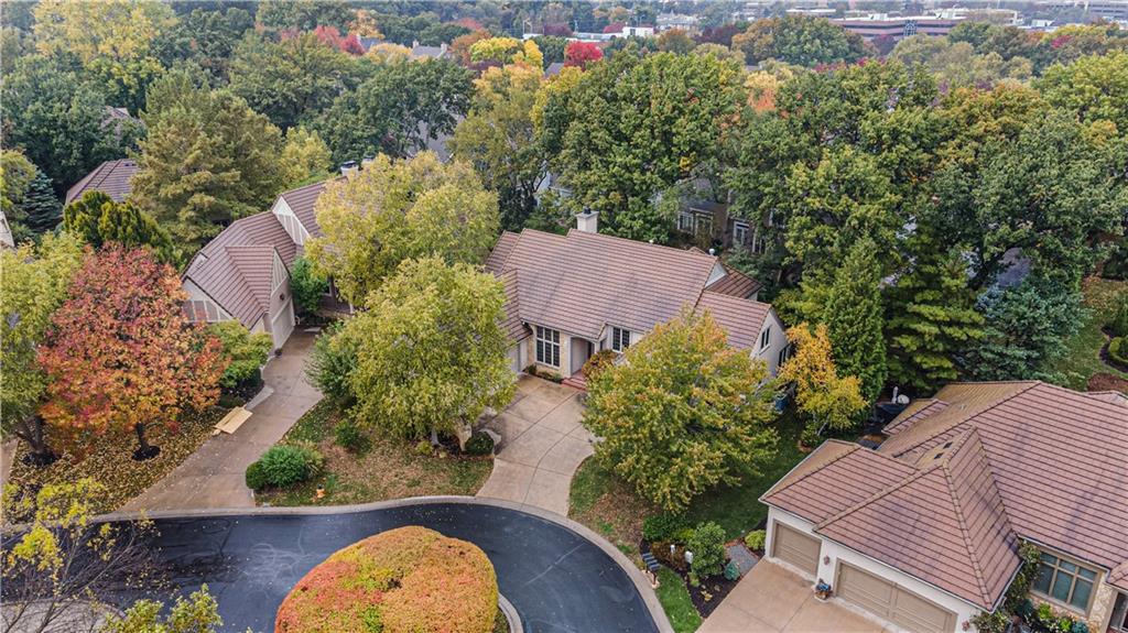 11348 El Monte Ct, Leawood, KS 66211
