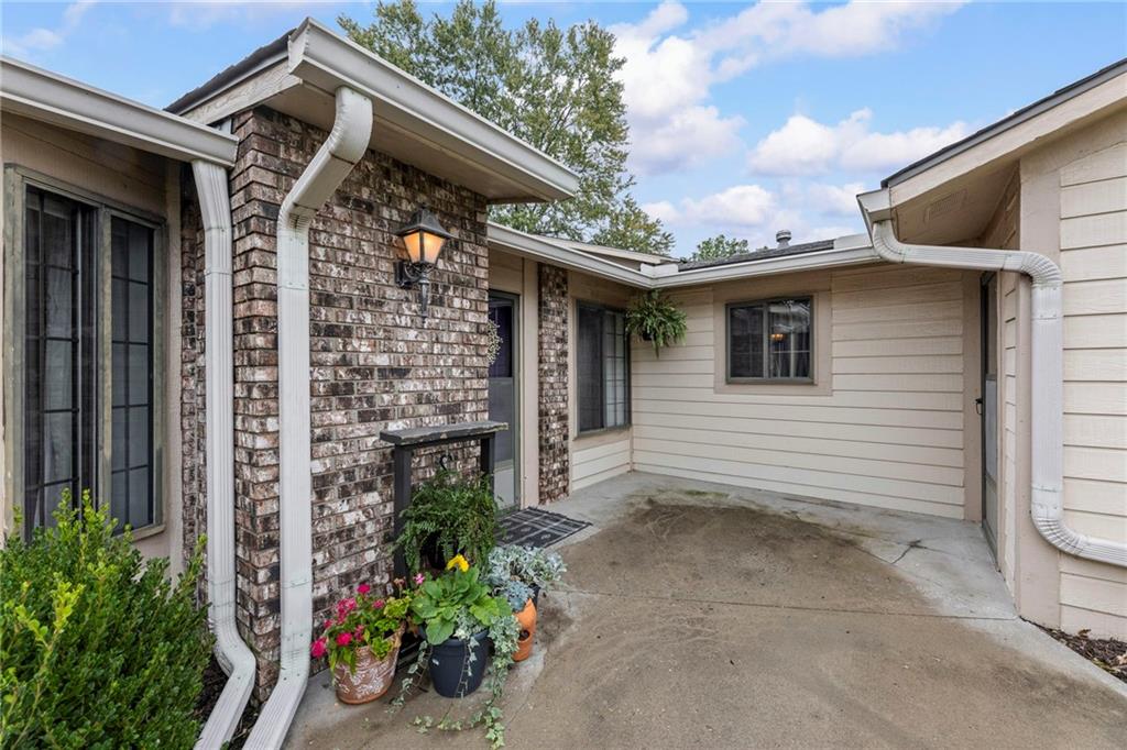 503 N Jenkins Blvd, Raymore, MO 64083