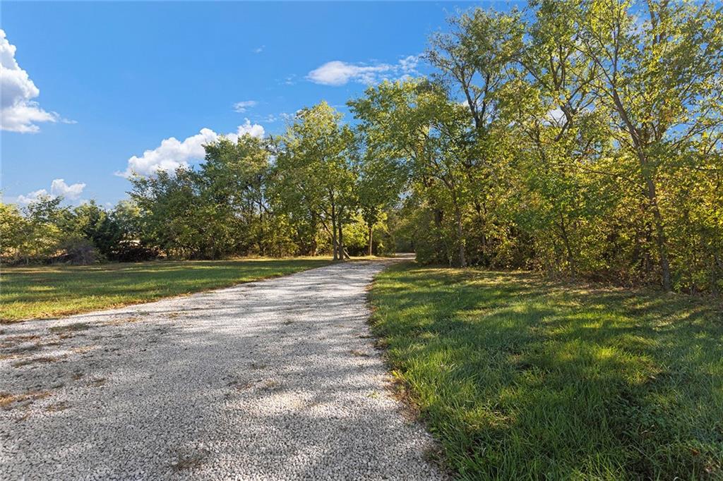 4373 Hackberry Ln, Bates City, MO 64011