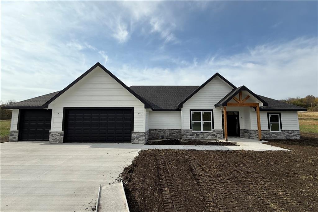 706 NW 1501st Rd, Holden, MO 64040